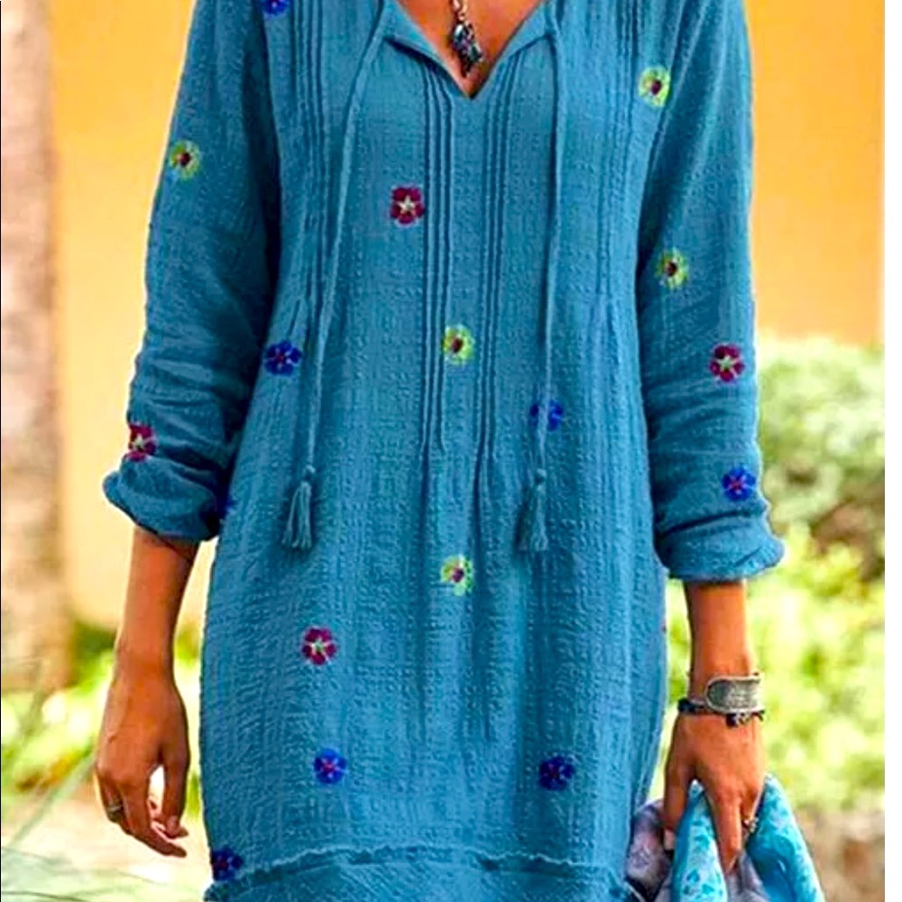 🆕NWT-Light Blue Floral Tunic V-line Dress